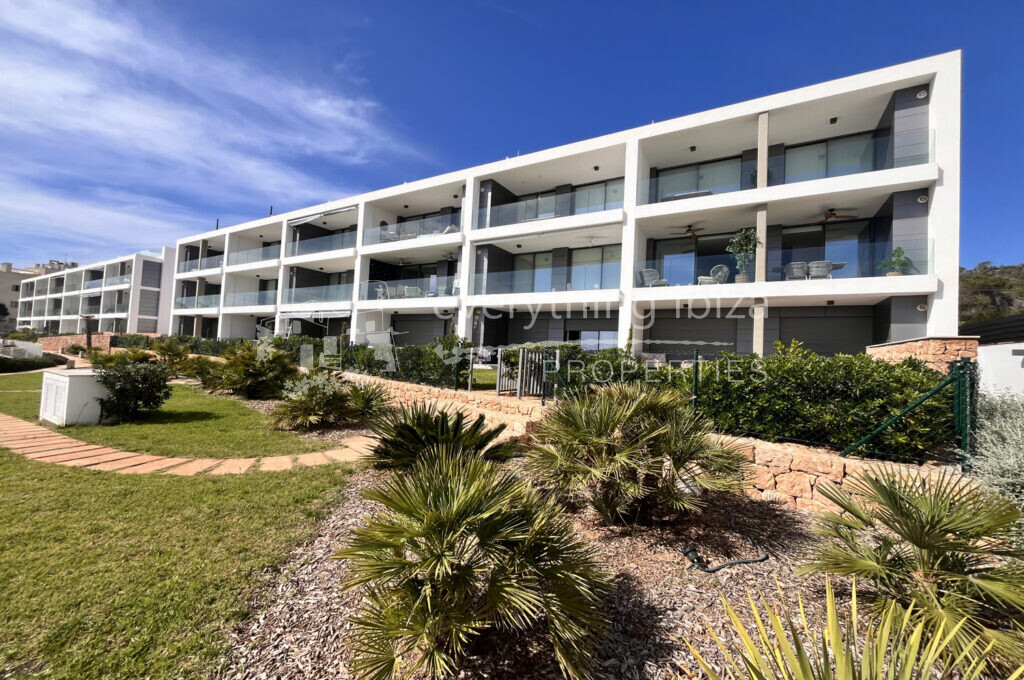 SOLD – Luxury Cosmopolitan 3 Bed Apartment with Super Sea & Sunset Views in Cala Gracio — Apartment