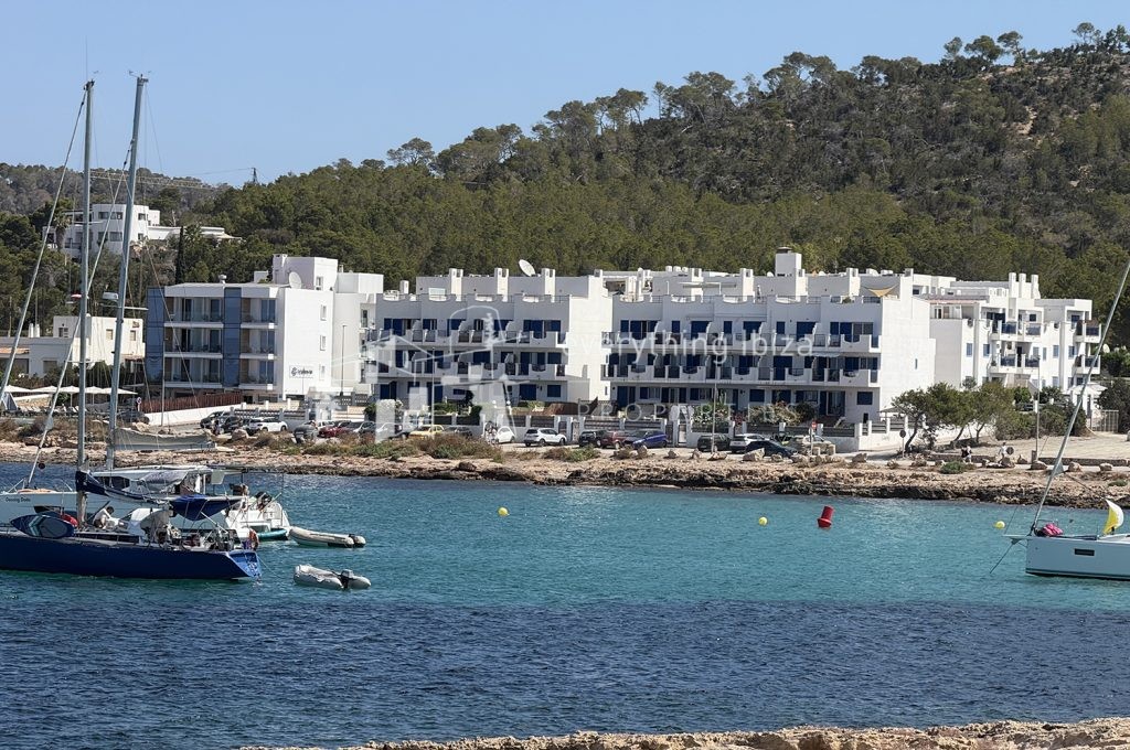 Super Furnished Cala Gracio Penthouse Apartment Close to the Nearby Beach & Coastline in San Antonio Abad — Penthouse