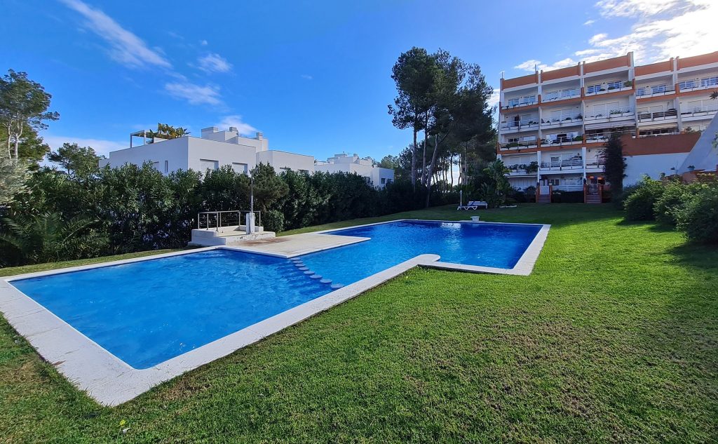 Modern 3 Bed Duplex Apartment Close to Stunning Nearby Beaches and San Carlos Village in Cala Llenya — Duplex Apartment