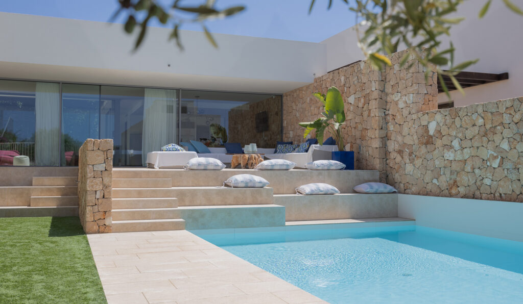 Luxurious Mediterranean Villa Close to Stunning Beaches with Super Sea and Sunset Views in Cala Conta — Villa